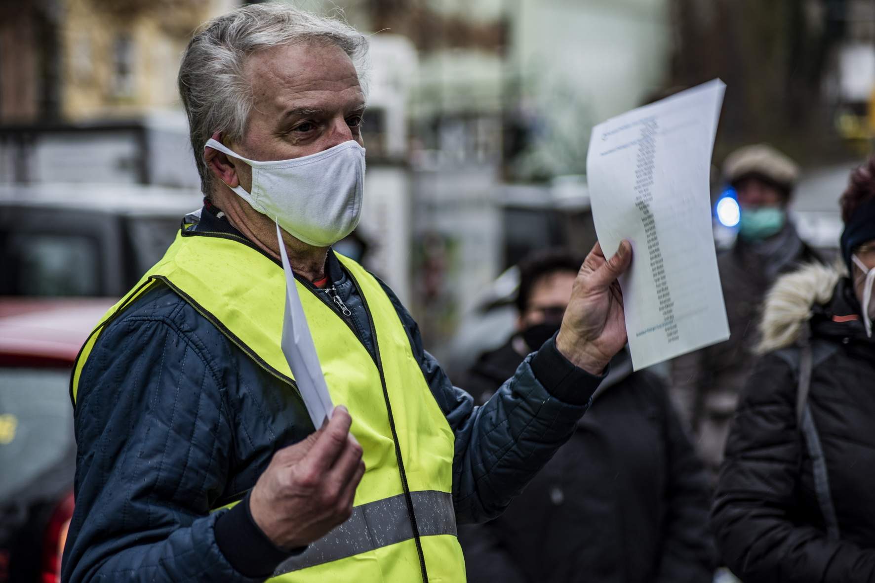 Aktion "Leere Stühle Jena” – Gastronomie braucht Hilfe 289 Jenaer Gastronomen und Dienstleister fahren Autokorso und übergeben Petition.
