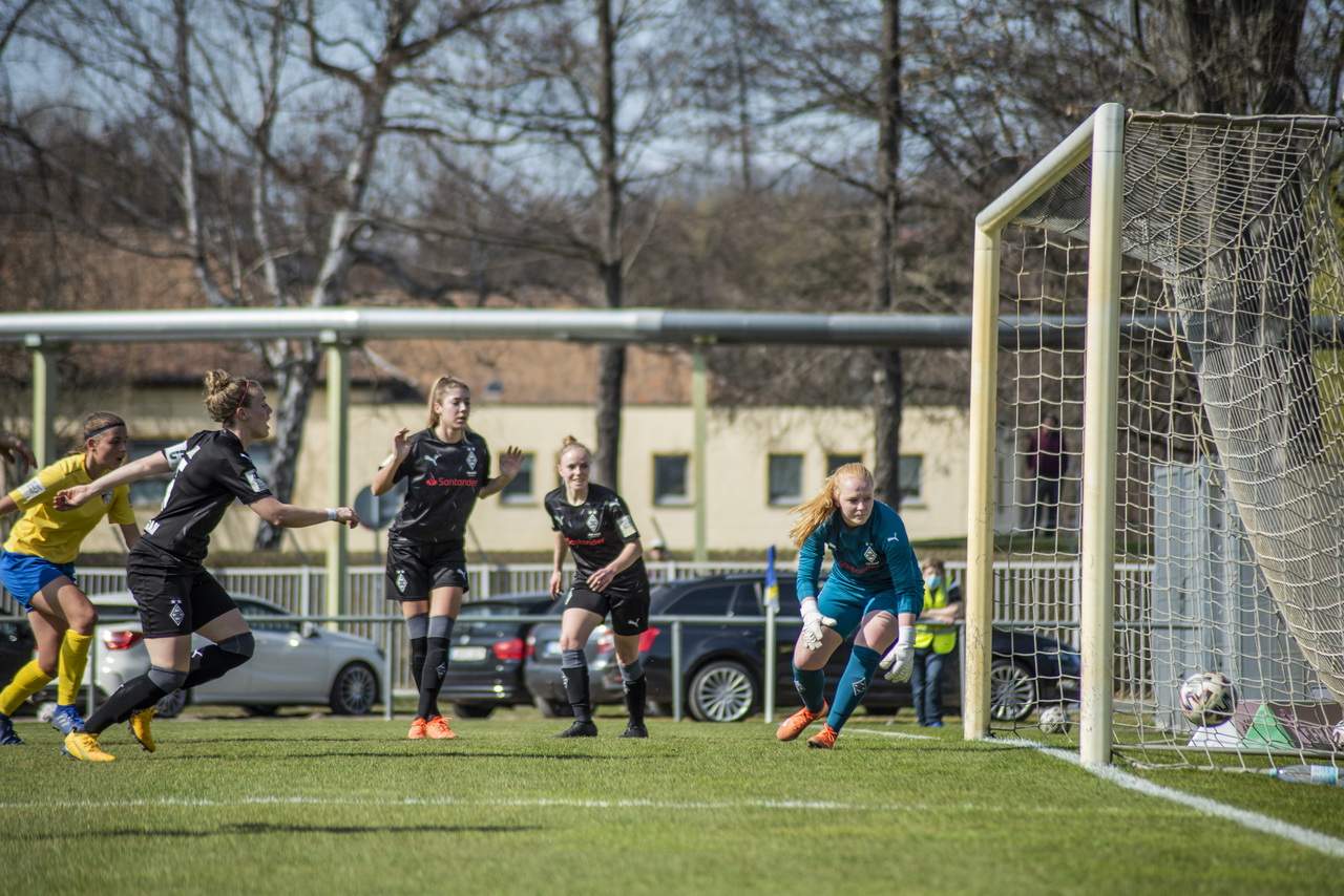 FCC Frauen feiern Saisonheimsieg gegen M’Gladbach 42 Ein Eigentor bringt Jena in Führung