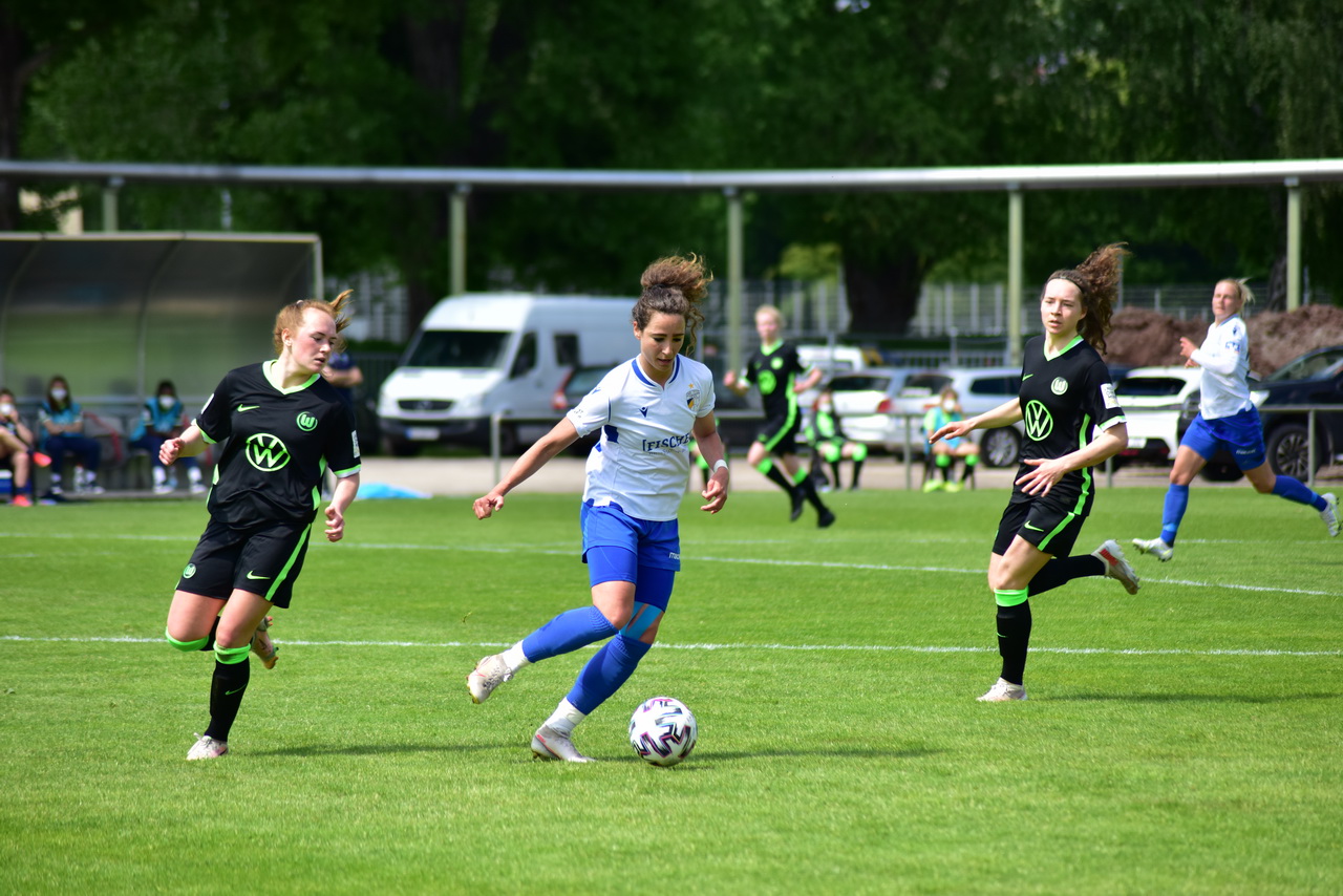 Die Frauen des FC Carl Zeiss Jena spielen wieder in der 1. Frauen – Bundesliga. 8 Die Frauen des FC Carl Zeiss Jena spielen wieder in der 1. Frauen – Bundesliga. Trotz des Unentschieden gegen VfL Wolfsburg II 2:2 (1:0) ist der Aufstieg in die Liga I geschafft!!