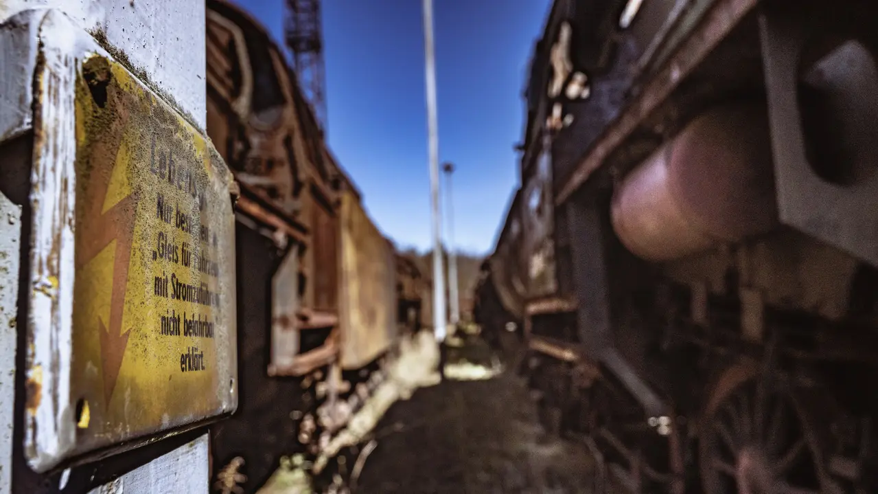 Lost Place: Sehr viel Rost und Metall auf Schienen geparkt 24 Lostplaces - Impressionen und Fotomomente, rustikal, rostig und sehr viel Nostalgie.