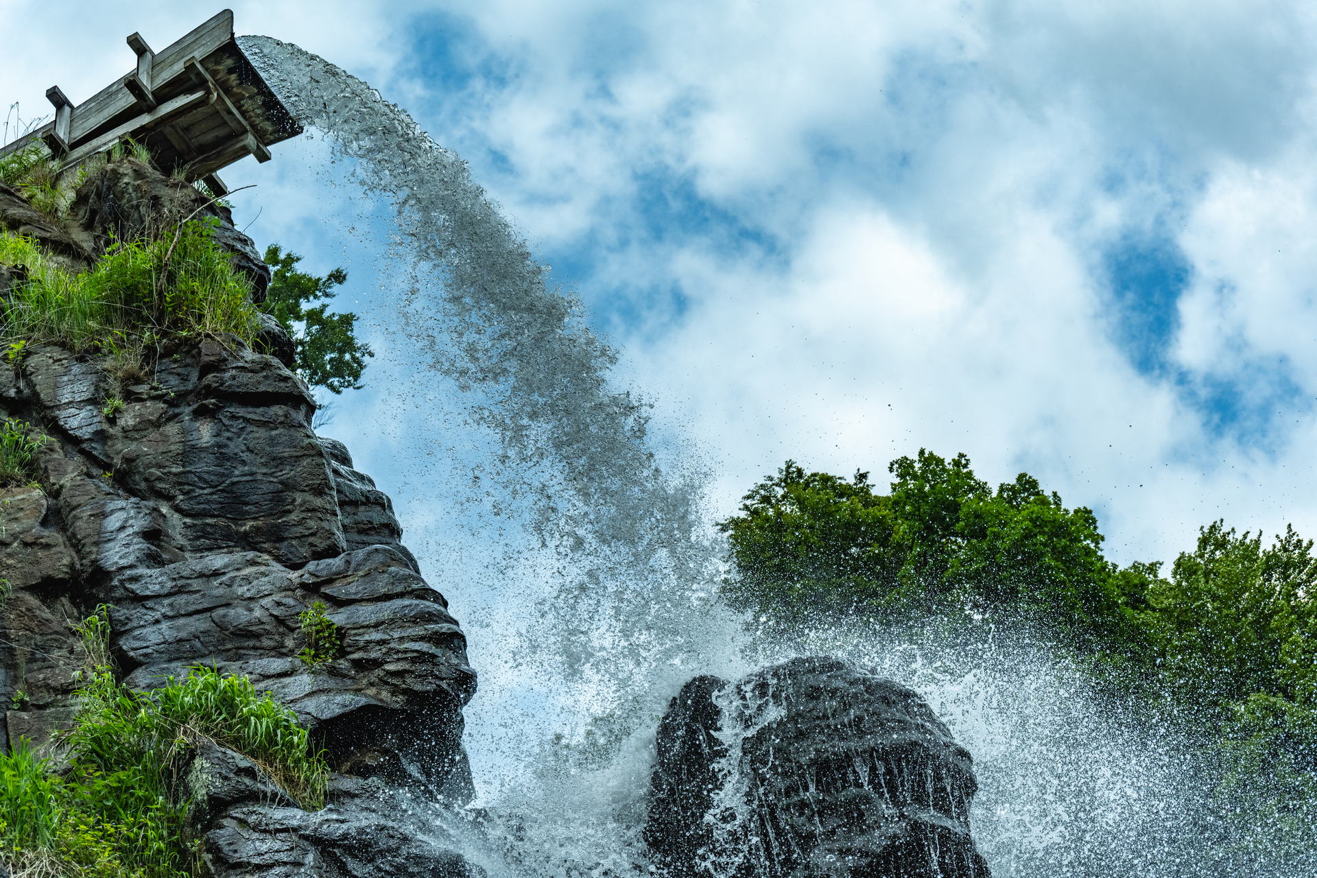 Thüringen – Das Grüne Herz Deutschlands 9 Trusetaler Wasserfall, Blick direkt unter den Wasserfall