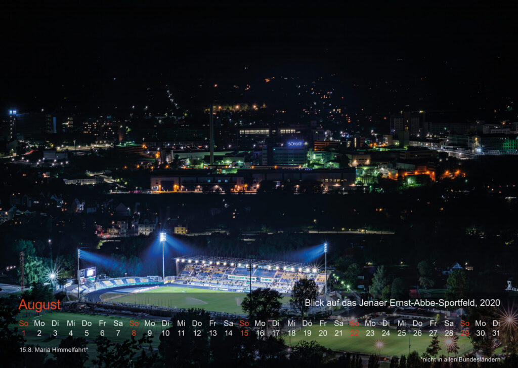 August 2020 – Horizontale: Abendliche Perspektive auf das Ernst-Abbe-Sportfeld.